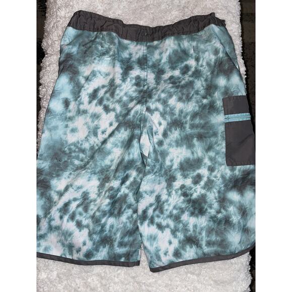 Art Class boys sz. 18 green tie dye design swim trunks ( longer) Grt. pair - Picture 7 of 8